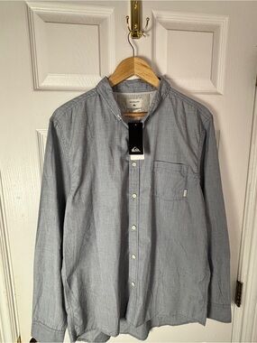 Quiksilver Men’s Long Sleeve Button Down Shirt Large NWT Blue Chambray Casu